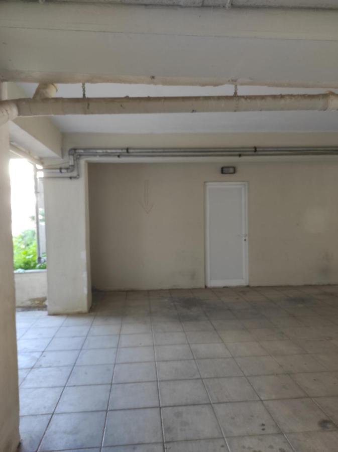 Central Apartment With Parking Лариса Экстерьер фото