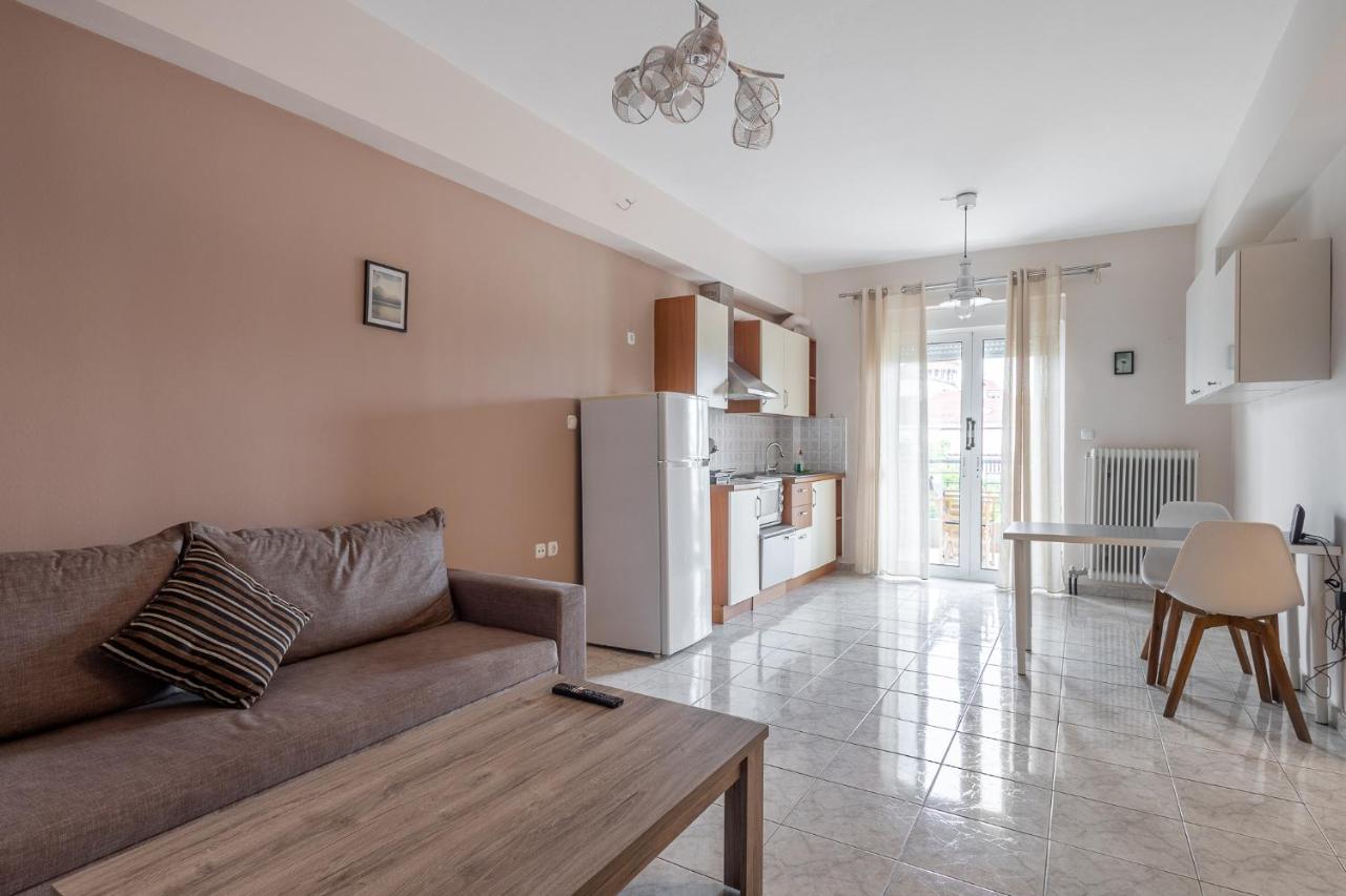 Central Apartment With Parking Лариса Экстерьер фото